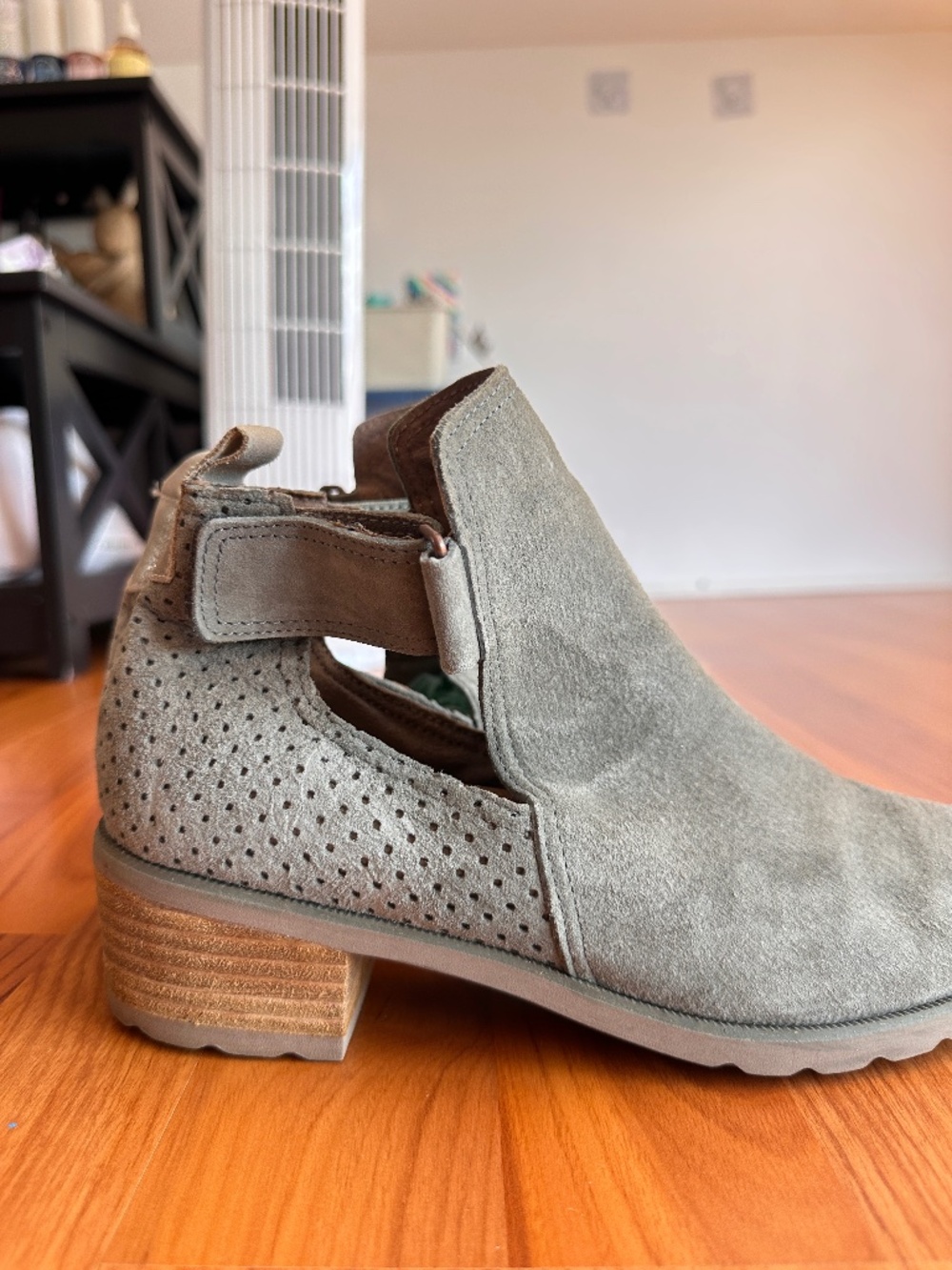 Reef genuine suede stylish ankle boots